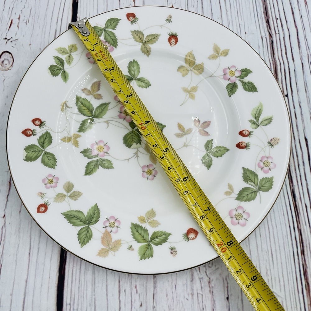 Wedgewood Wild Strawberry Bone China 8" Salad Plate Replacement Single R4406 - Picture 6 of 7